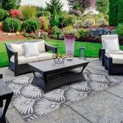 Northlight 4' X 6' Gray And White Fan Leaf Rectangular Outdoor Area Rug