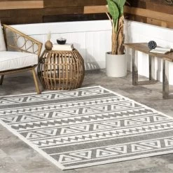 NuLOOM Lanelle Banded Indoor/Outdoor Patio Area Rug